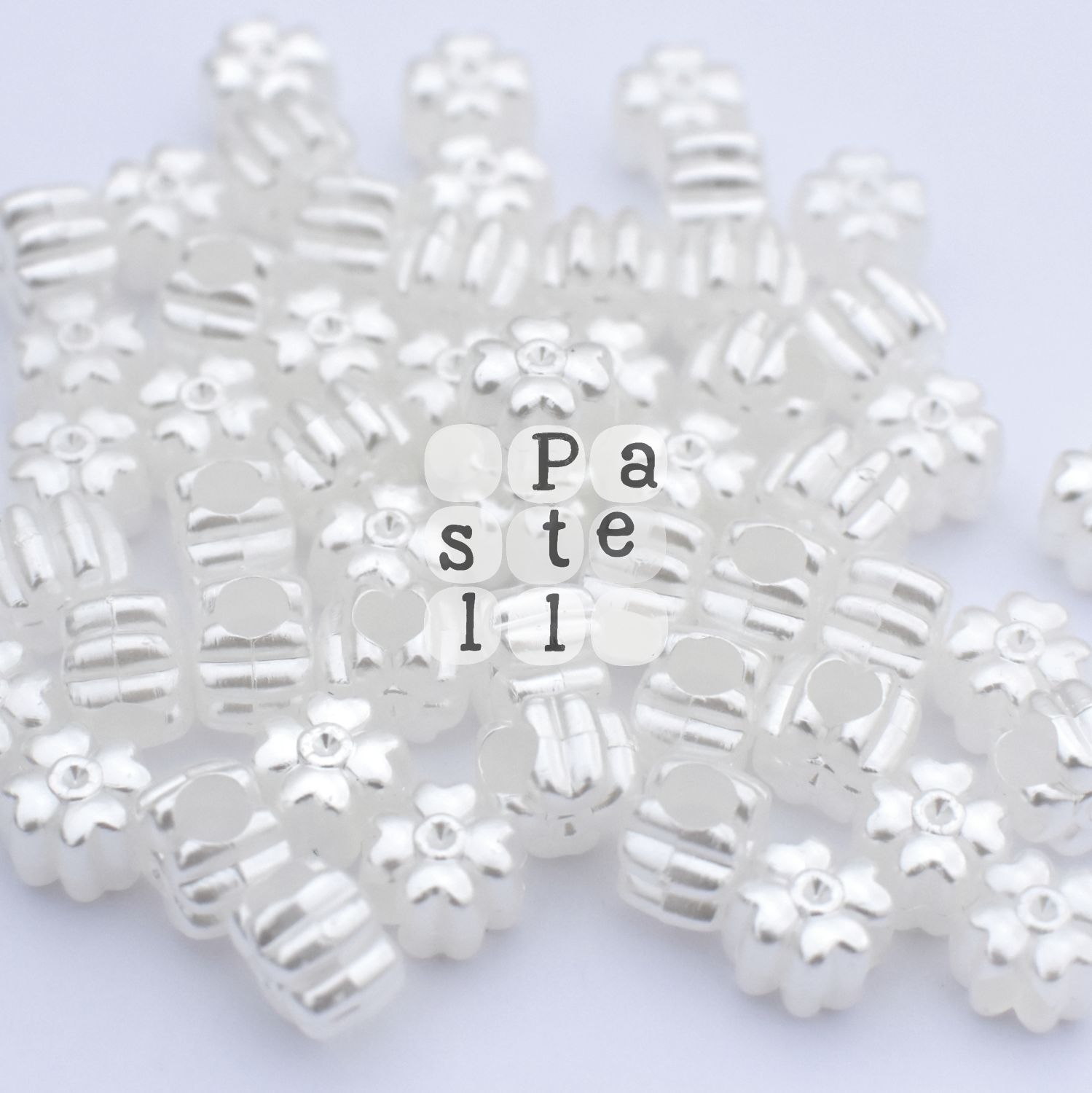 Plastová korálka, 11 x 8 mm - 1 ks